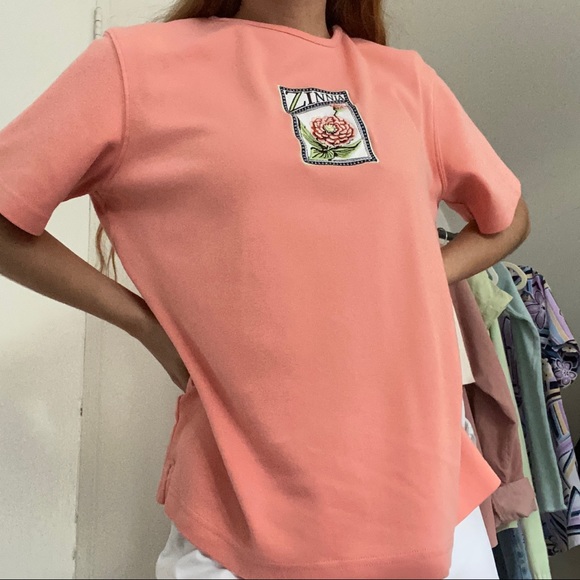 Vintage Zinnia Embroidered Tee - Picture 2 of 4